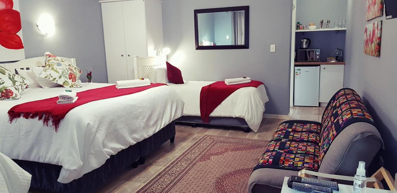Graceland Guesthouse Почефструм Екстер'єр фото