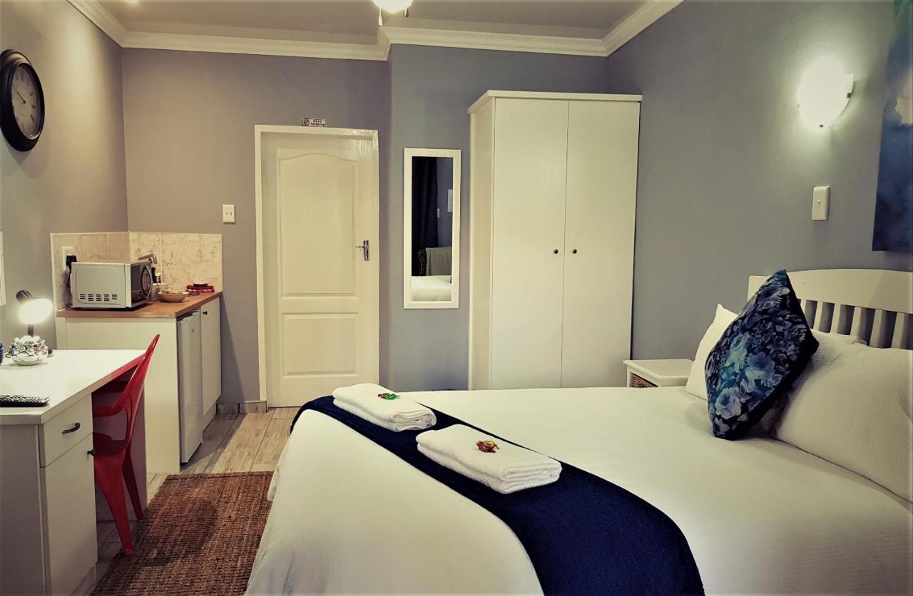 Graceland Guesthouse Почефструм Екстер'єр фото