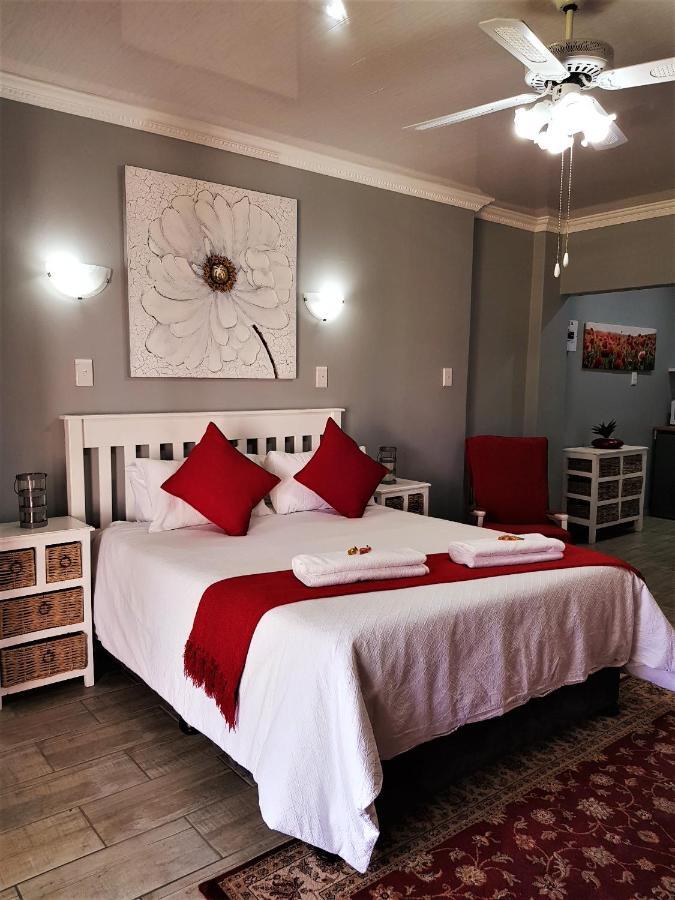 Graceland Guesthouse Почефструм Екстер'єр фото