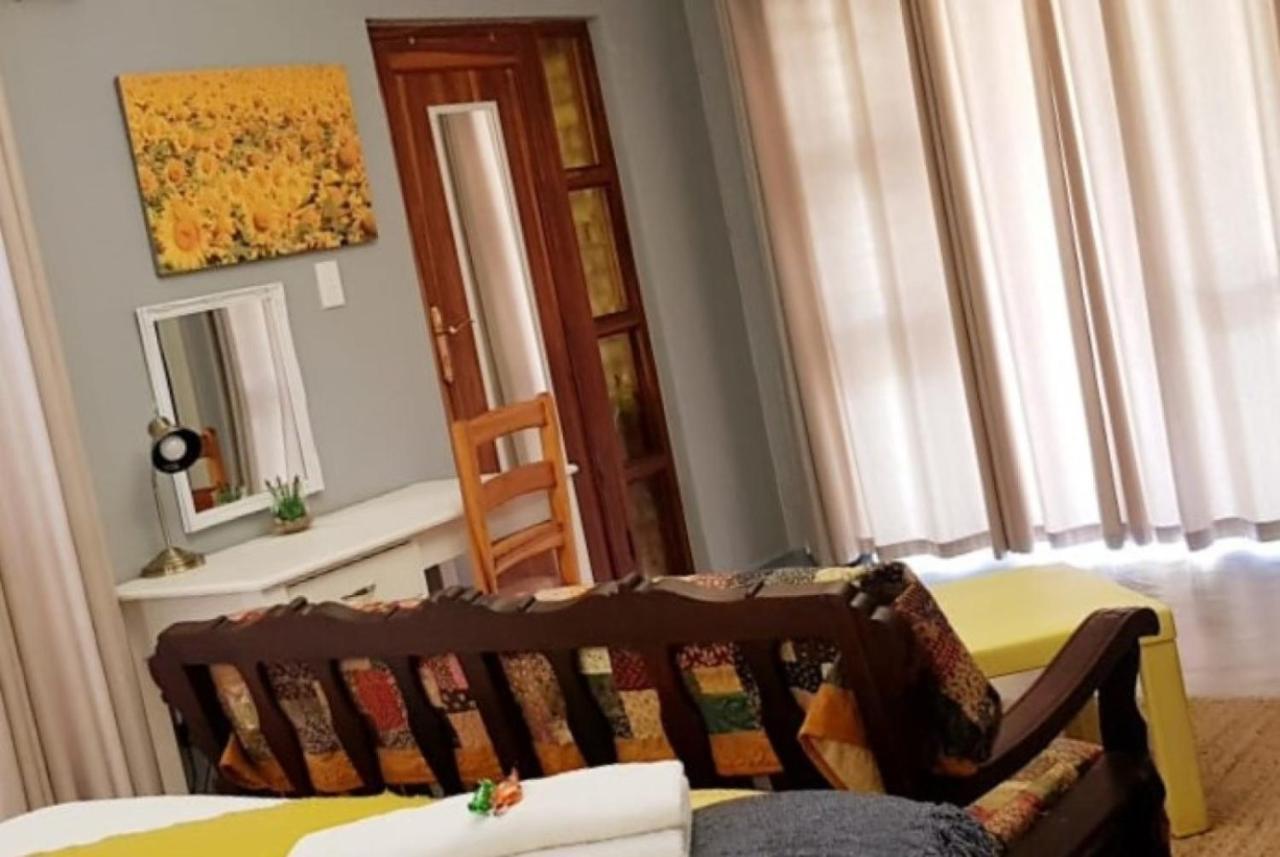 Graceland Guesthouse Почефструм Екстер'єр фото